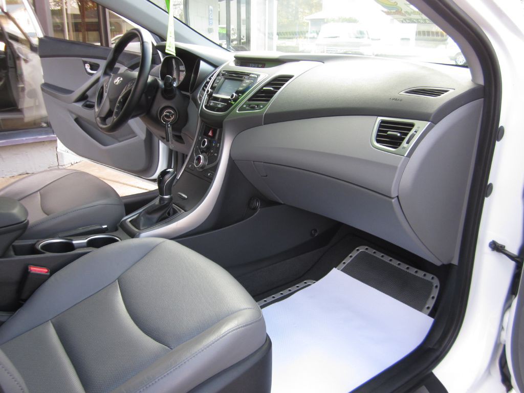 2015 Hyundai Elantra Image 47