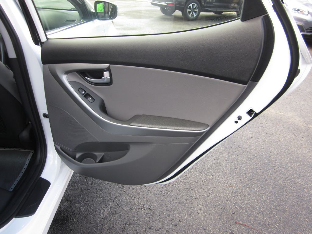 2015 Hyundai Elantra Image 49