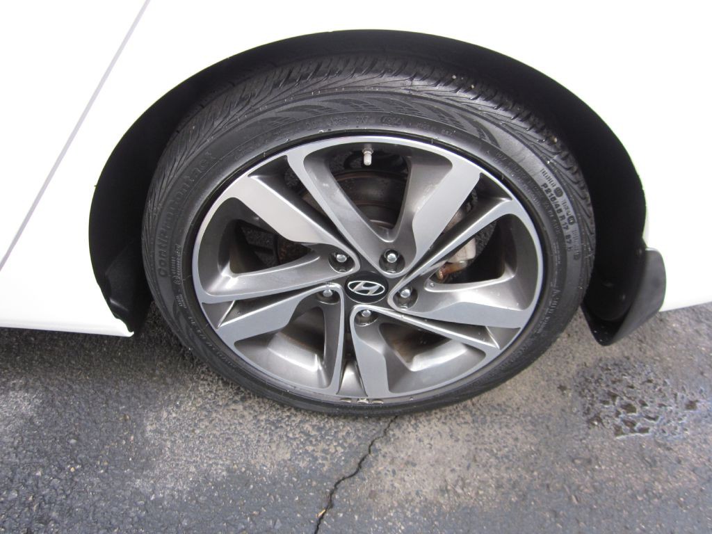 2015 Hyundai Elantra Image 56