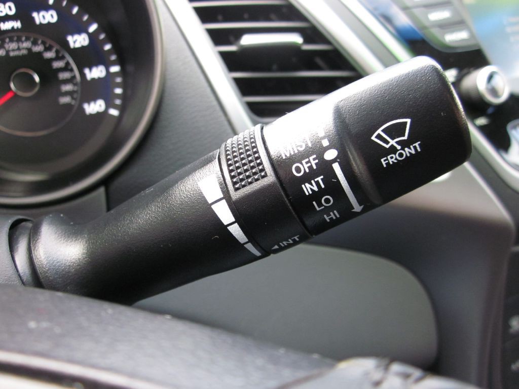 2015 Hyundai Elantra Image 68