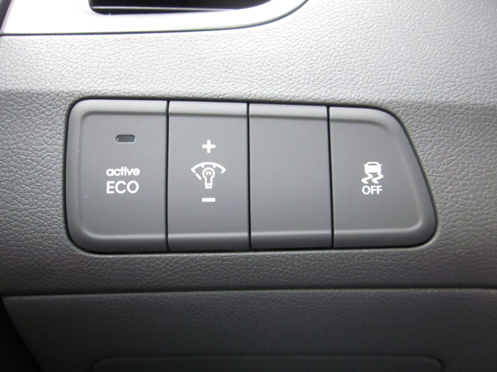 2015 Hyundai Elantra Image 69