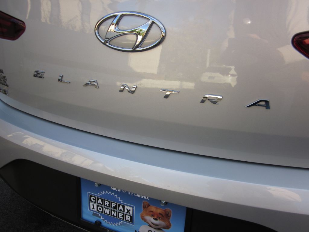 2019 Hyundai Elantra Image 6