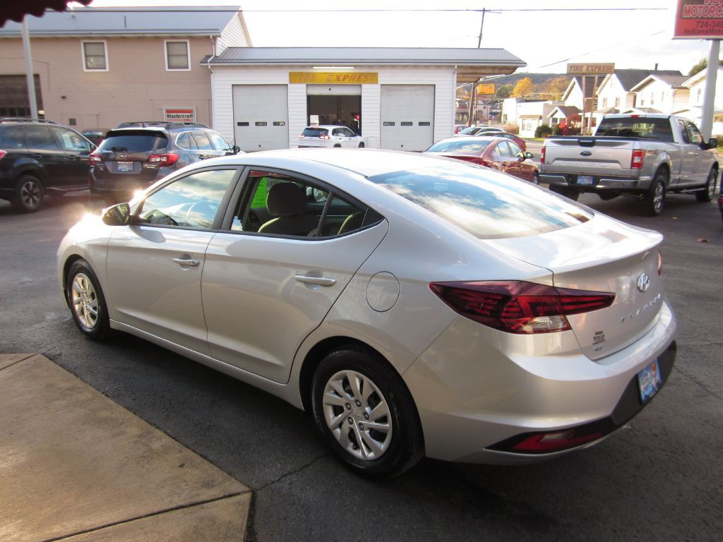 2019 Hyundai Elantra Image 11