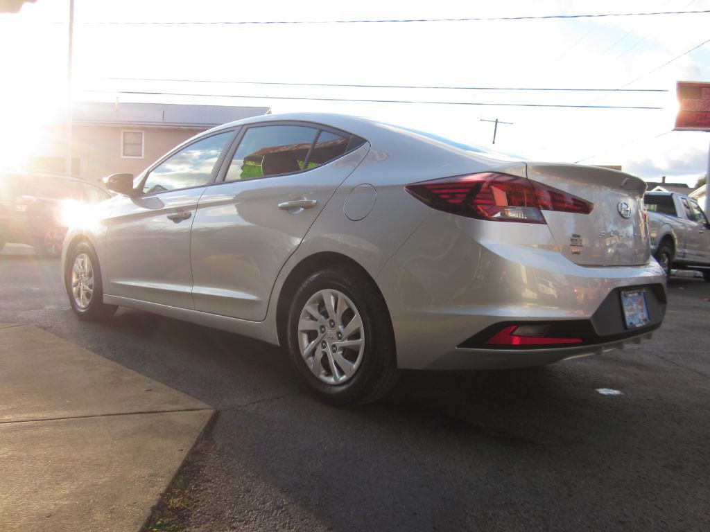 2019 Hyundai Elantra Image 12