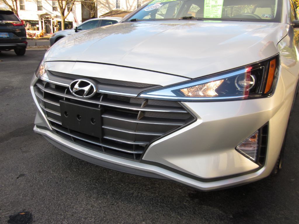2019 Hyundai Elantra Image 15