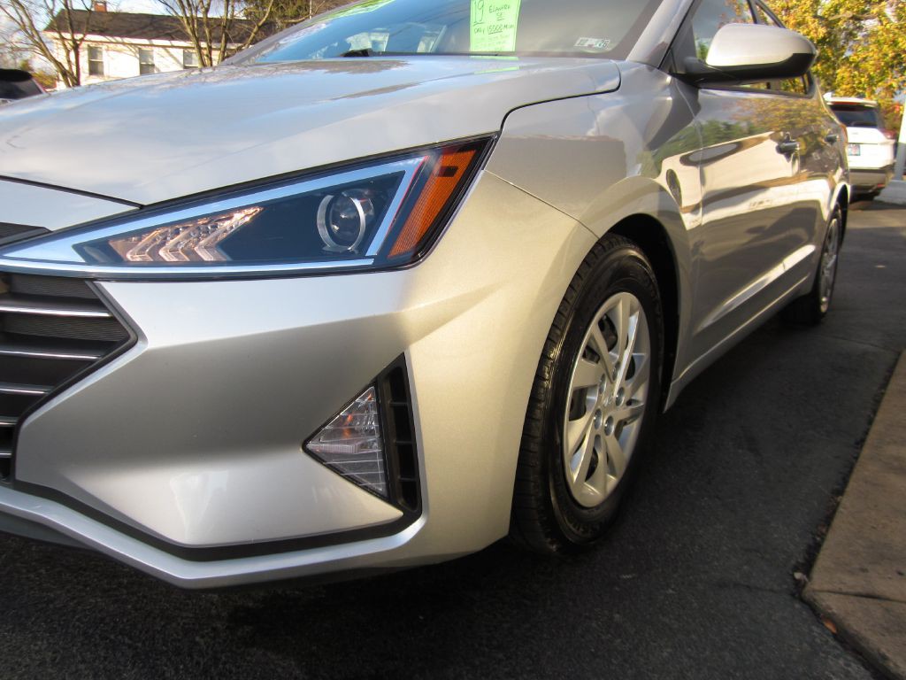 2019 Hyundai Elantra Image 18