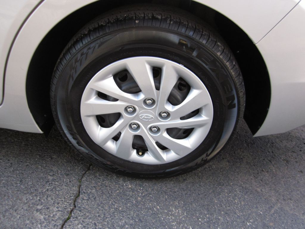 2019 Hyundai Elantra Image 27