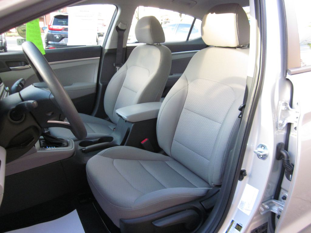 2019 Hyundai Elantra Image 35