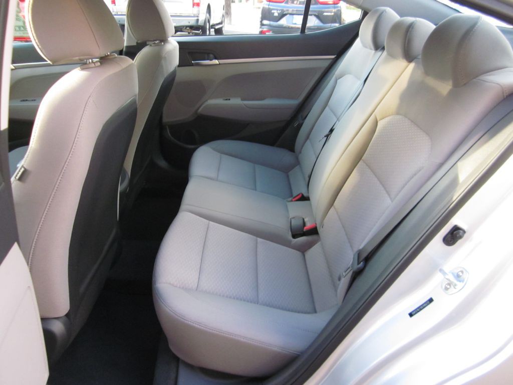 2019 Hyundai Elantra Image 40