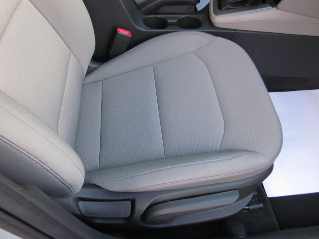 2019 Hyundai Elantra Image 47