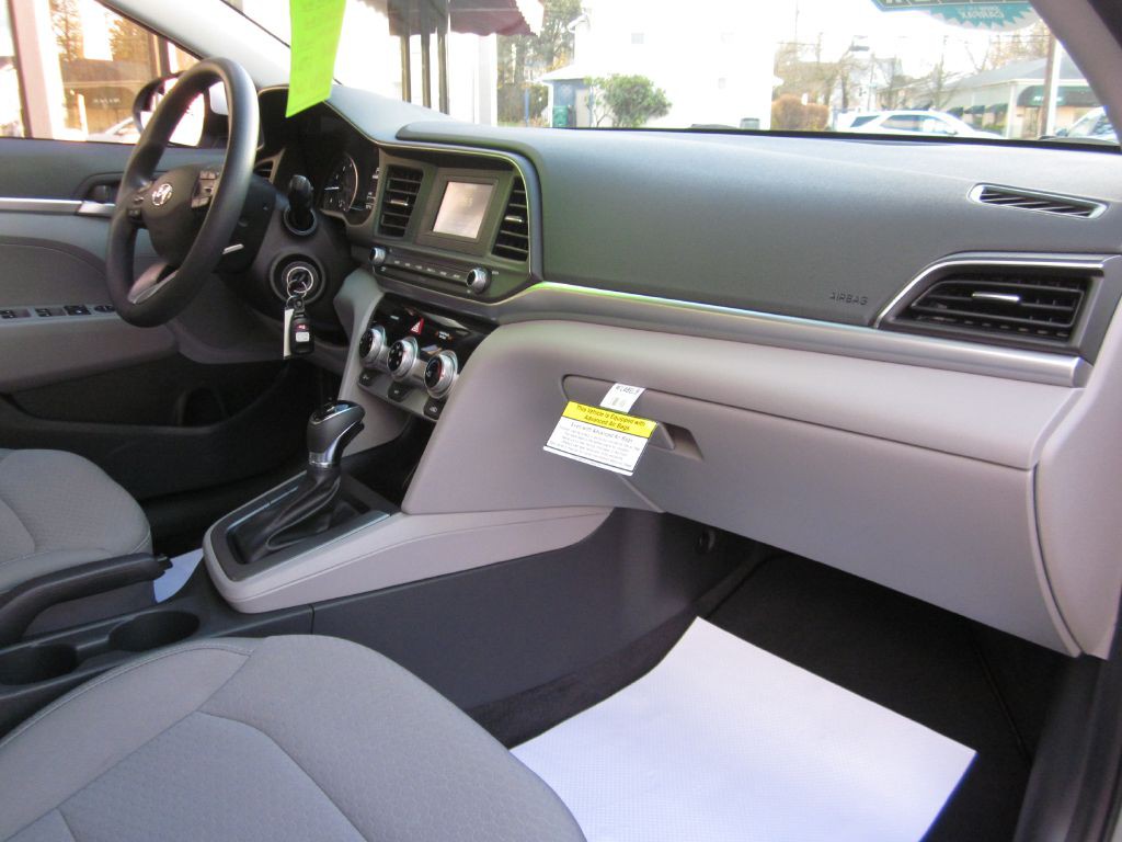 2019 Hyundai Elantra Image 48