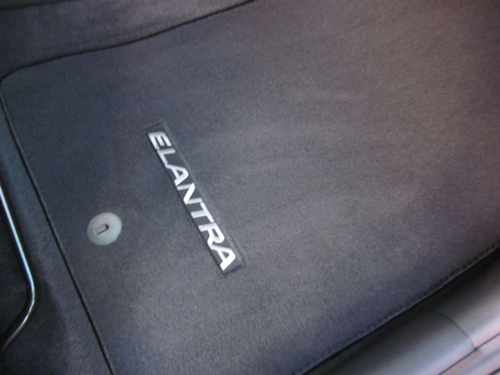 2019 Hyundai Elantra Image 50