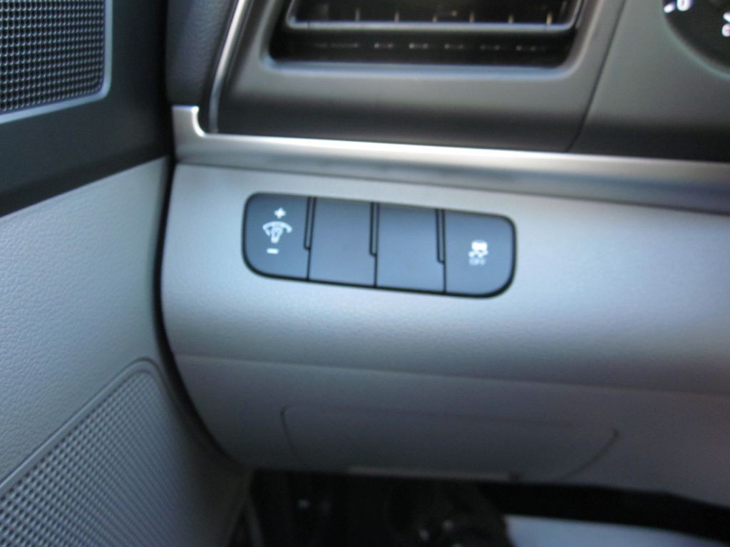 2019 Hyundai Elantra Image 61