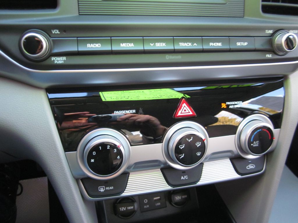 2019 Hyundai Elantra Image 68