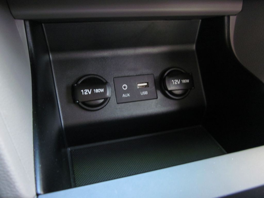 2019 Hyundai Elantra Image 69