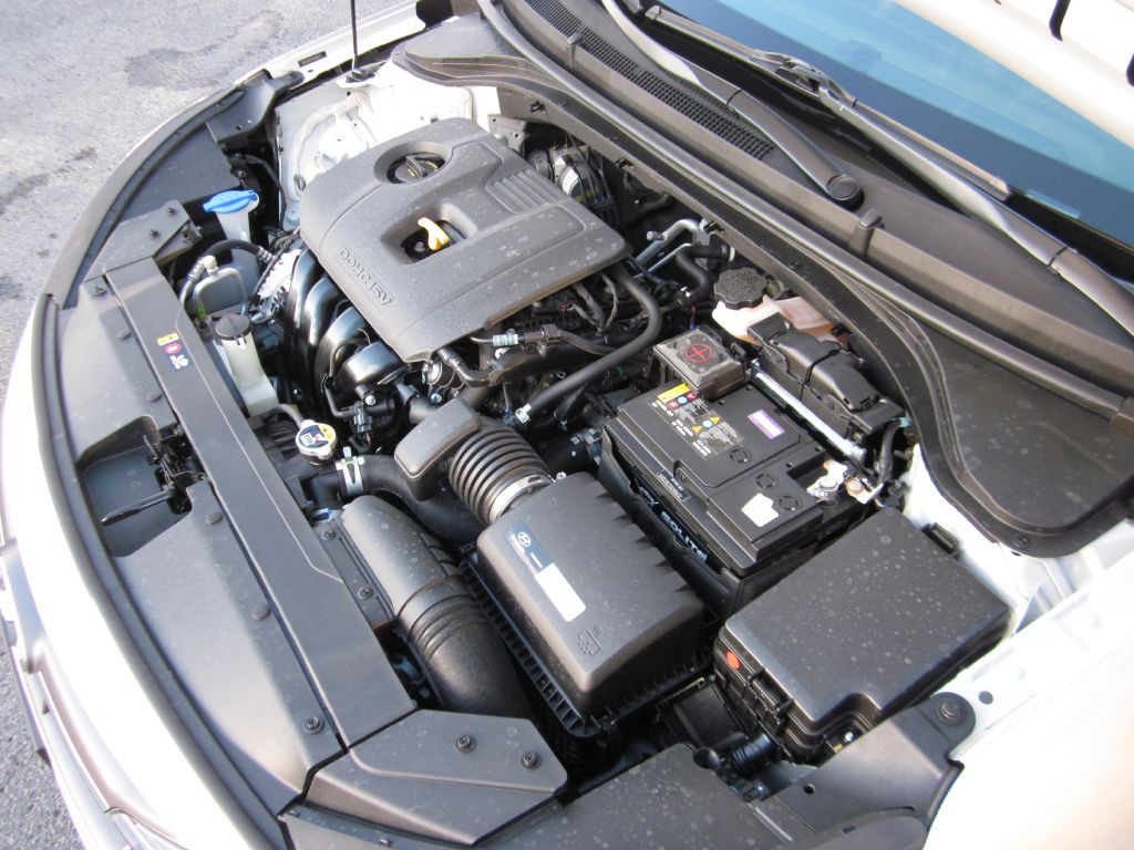 2019 Hyundai Elantra Image 75