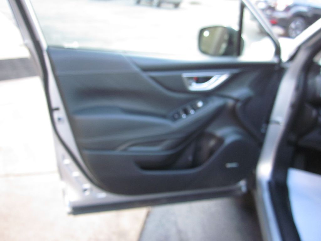 2020 Subaru Forester Image 43