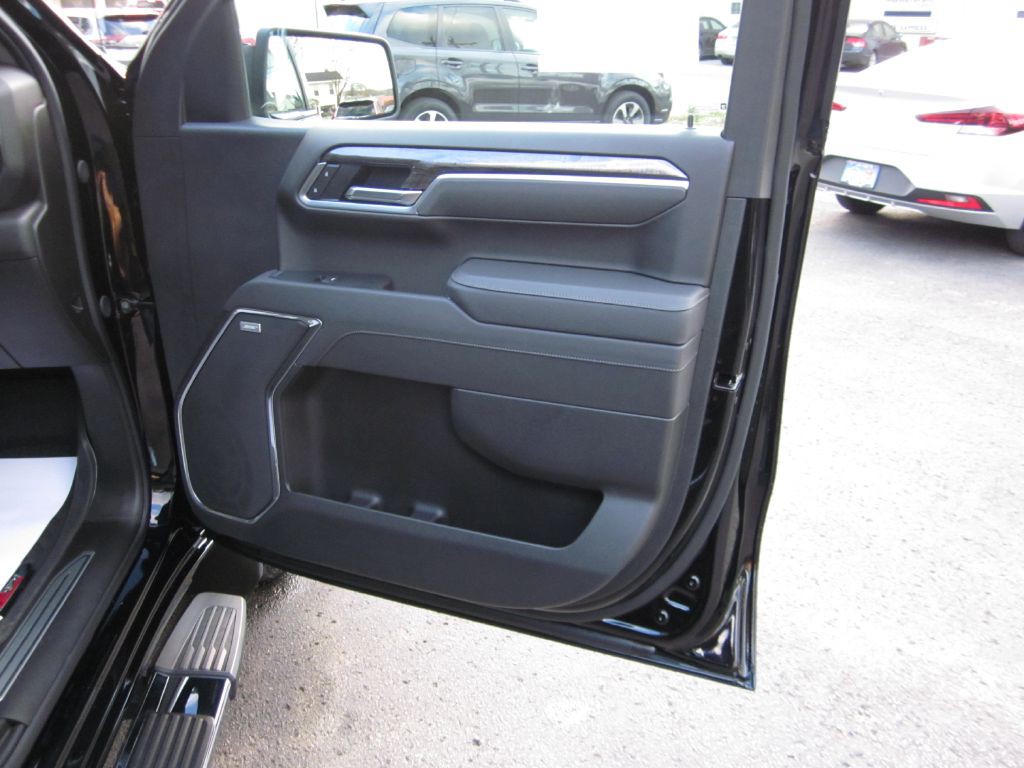 2025 Chevrolet Silverado 1500 Image 60