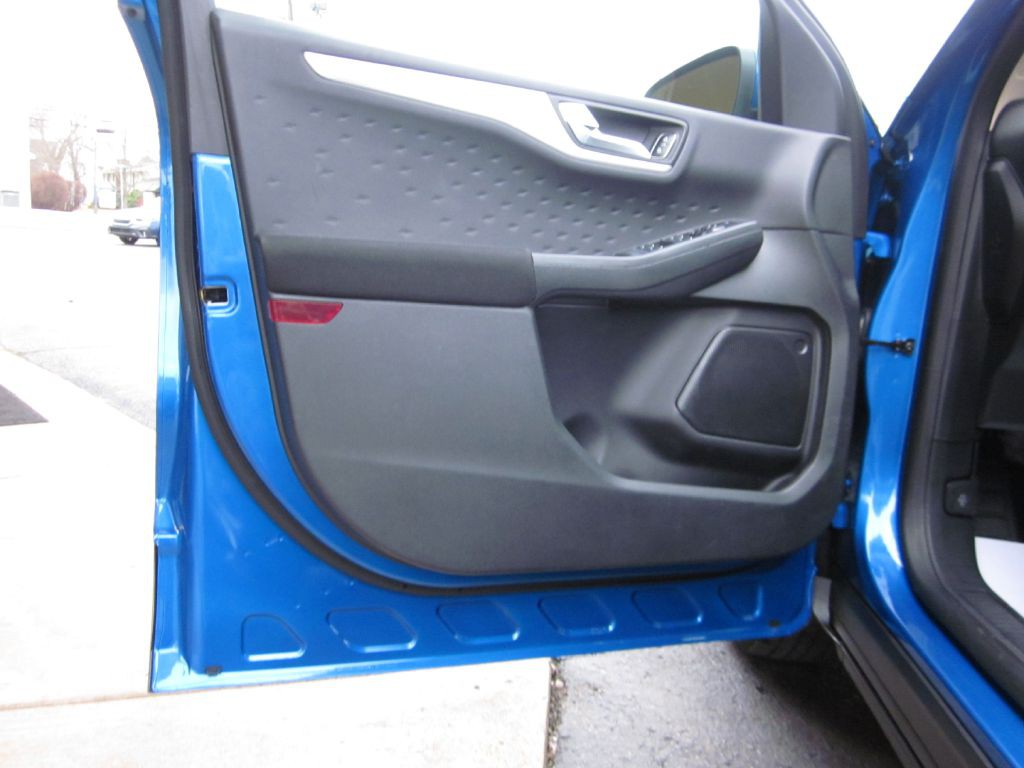 2020 Ford Escape Image 40