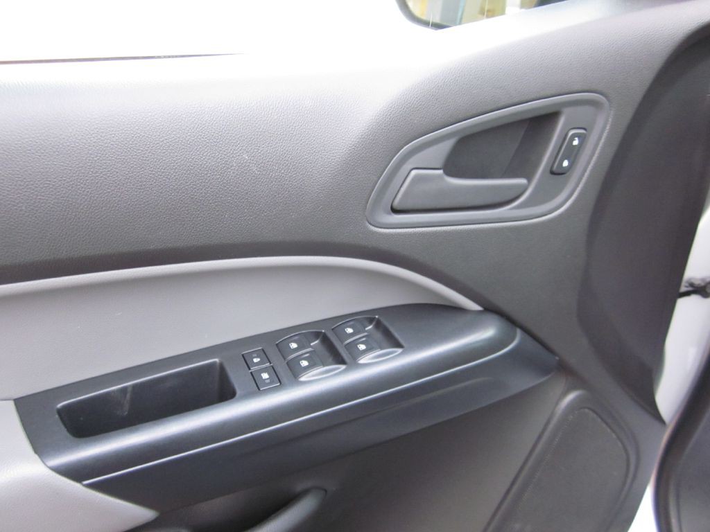 2016 Chevrolet Colorado Image 38