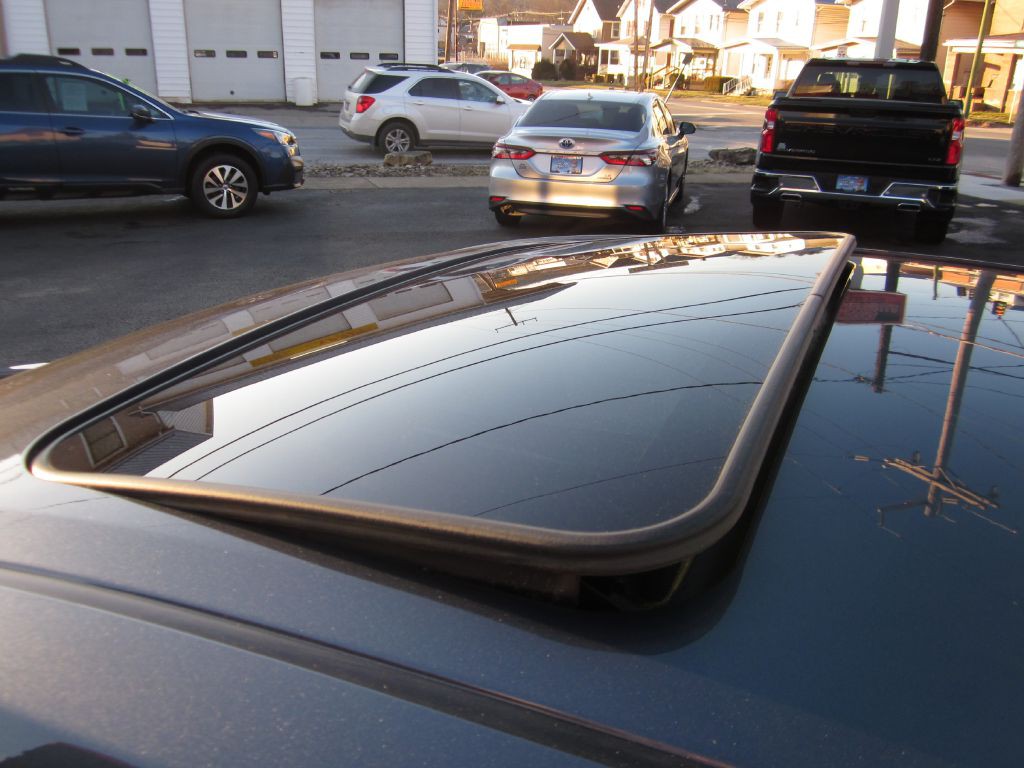 2016 Toyota Corolla Image 18