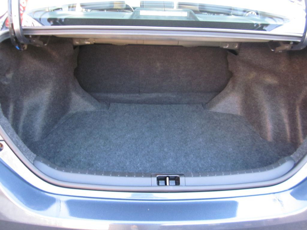 2016 Toyota Corolla Image 29