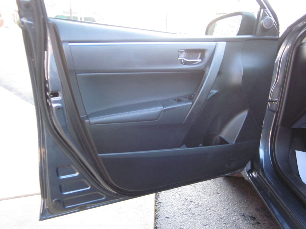 2016 Toyota Corolla Image 34