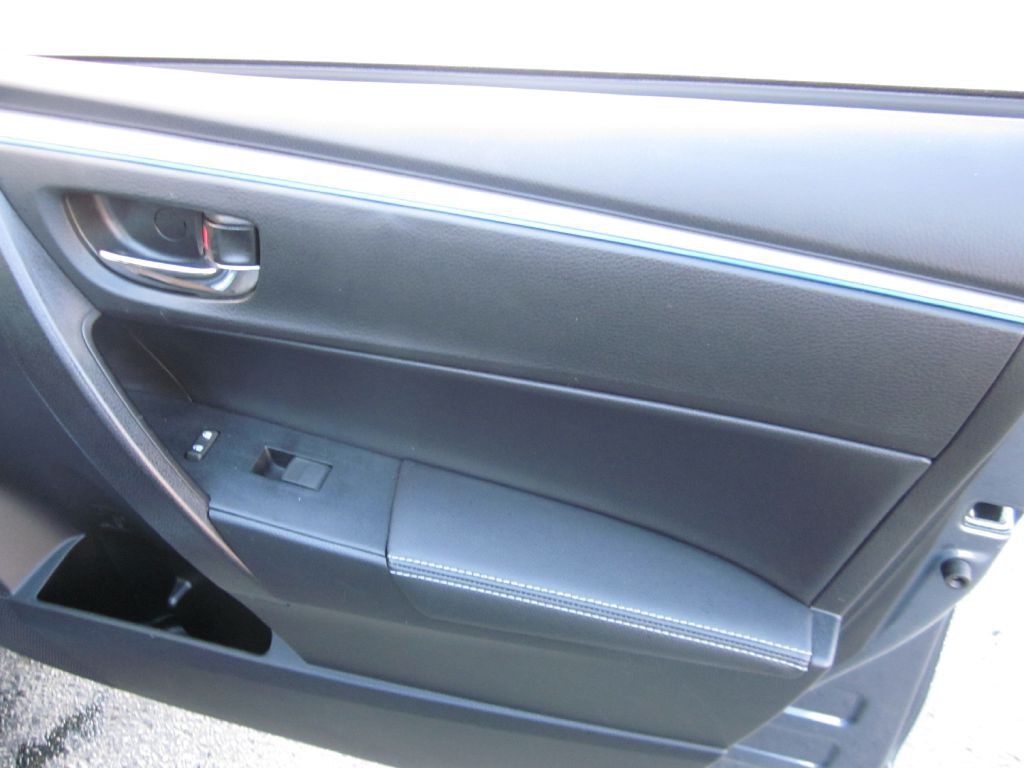 2016 Toyota Corolla Image 52