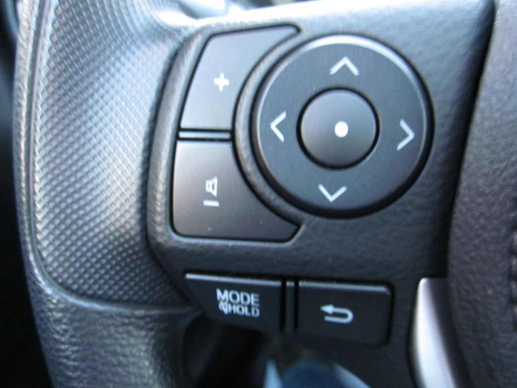 2016 Toyota Corolla Image 61