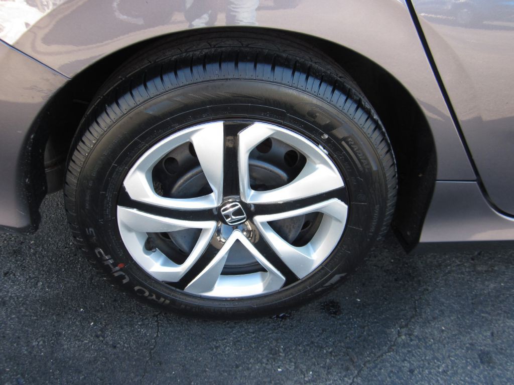 2017 Honda Civic Image 27