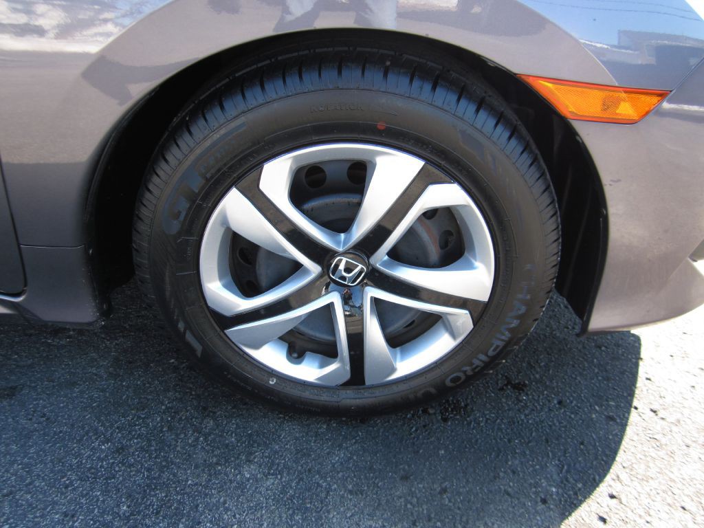 2017 Honda Civic Image 28