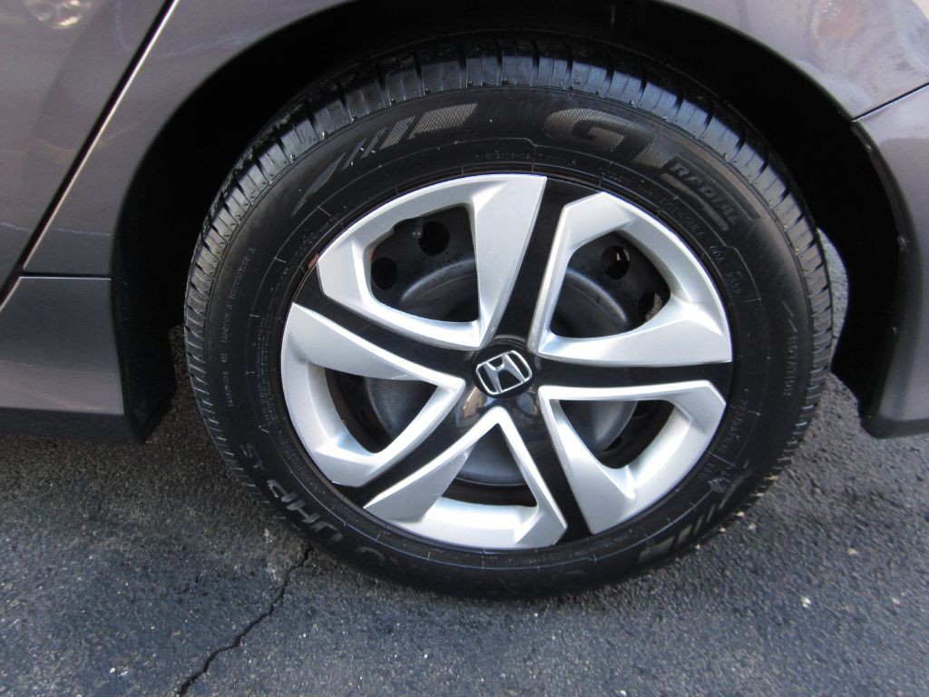 2017 Honda Civic Image 29