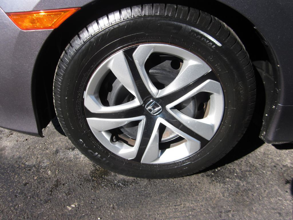 2017 Honda Civic Image 30