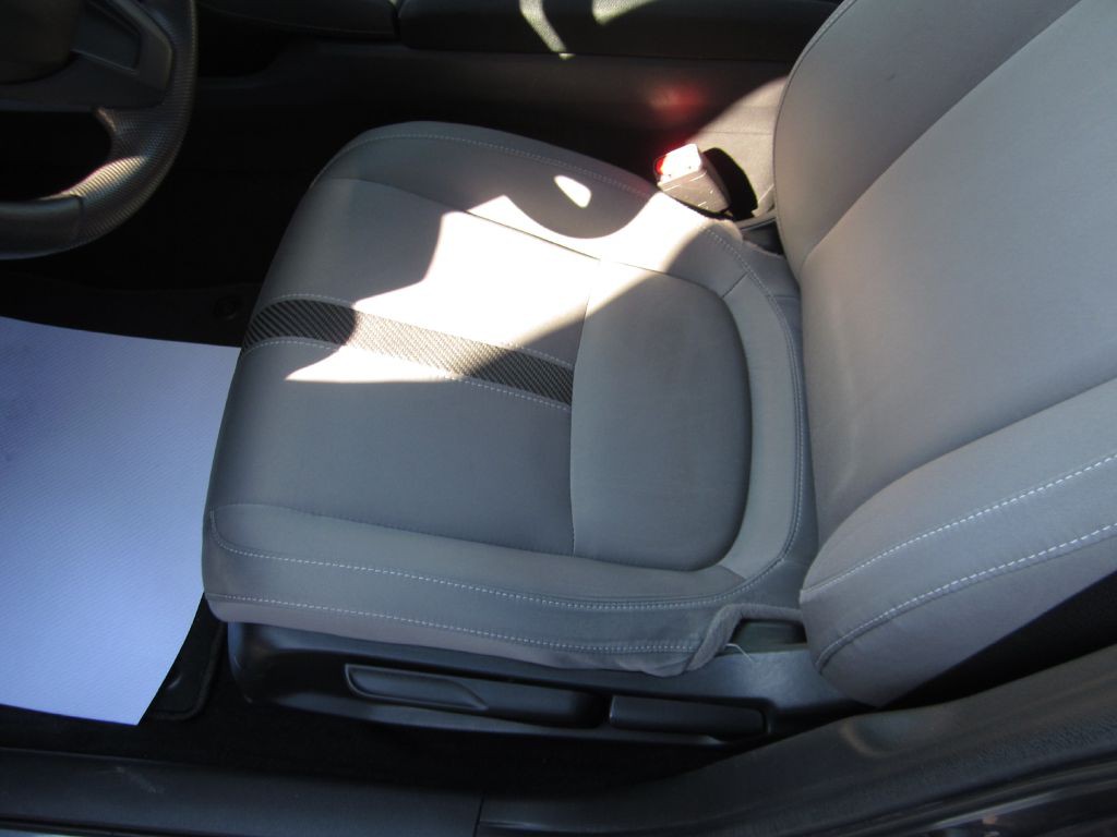 2017 Honda Civic Image 35