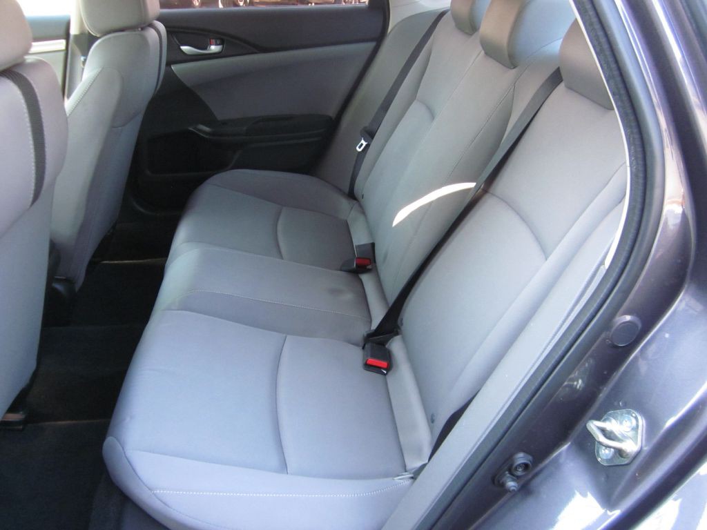 2017 Honda Civic Image 39