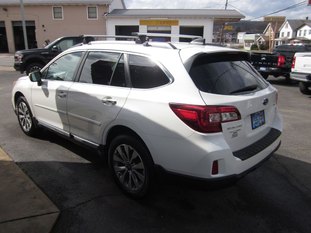 2017 Subaru Outback Image 12