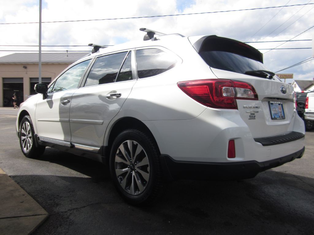 2017 Subaru Outback Image 13