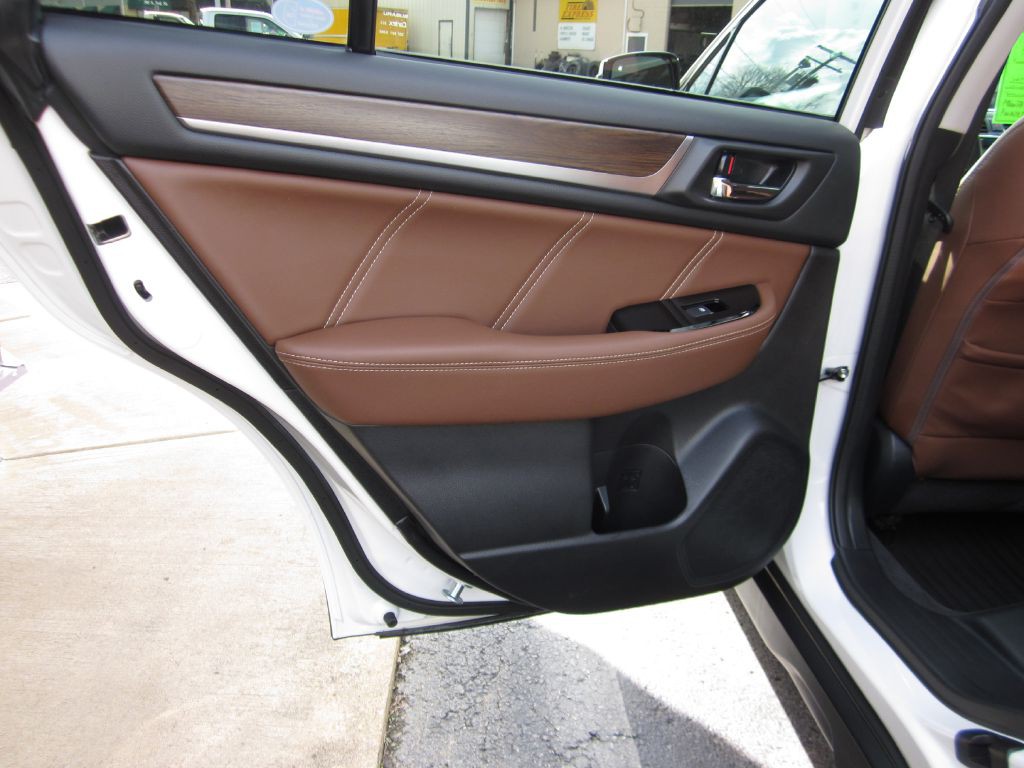 2017 Subaru Outback Image 32