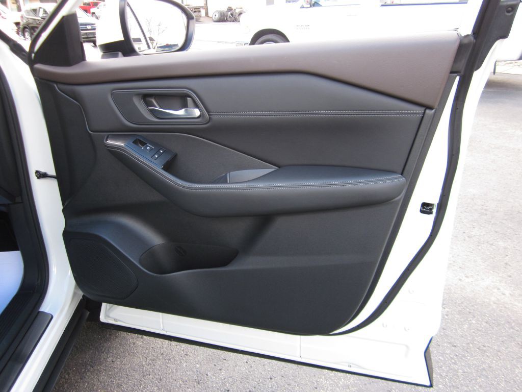 2023 Nissan Rogue Image 44