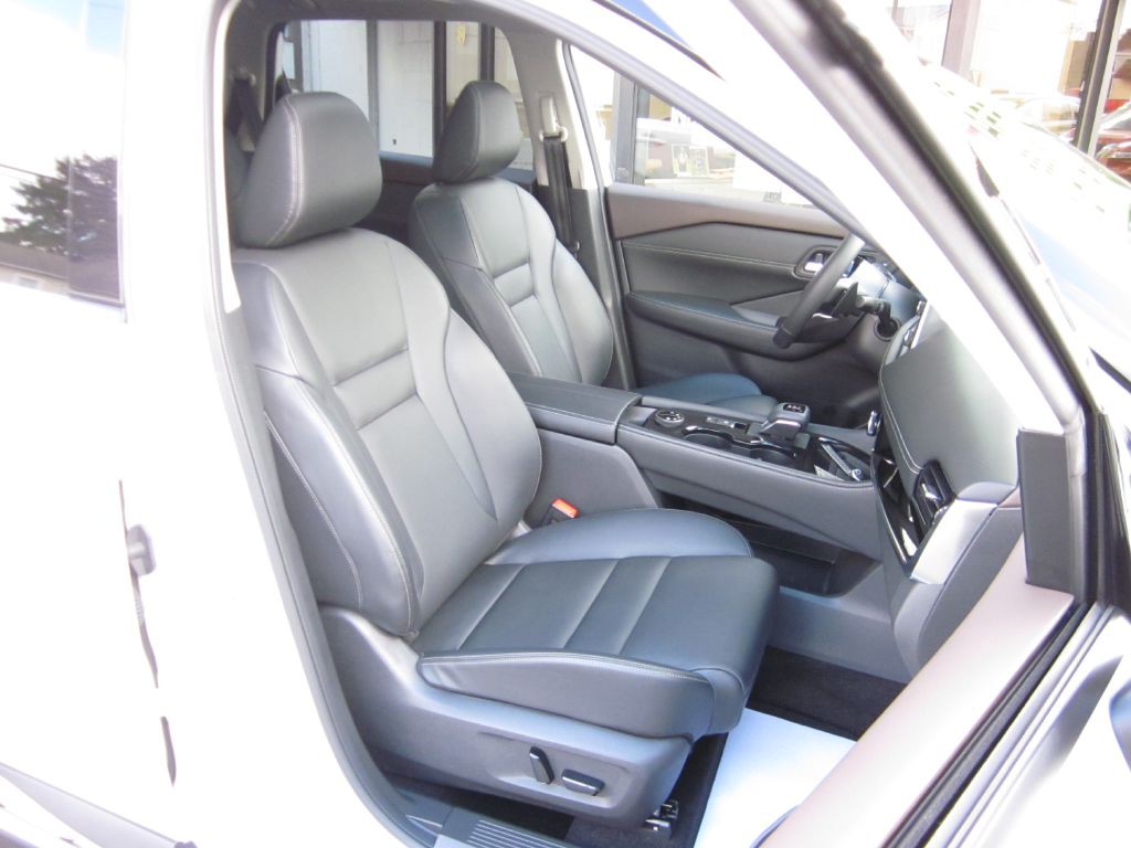 2023 Nissan Rogue Image 46