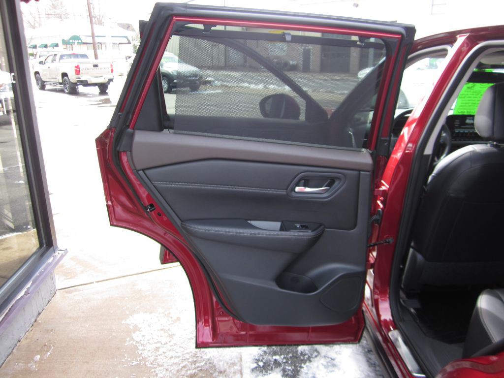 2023 Nissan Rogue Image 49