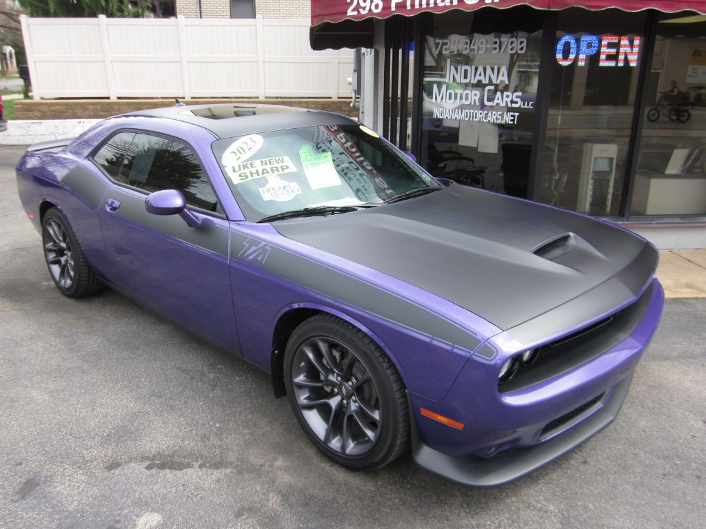 2023 Dodge Challenger Image 2
