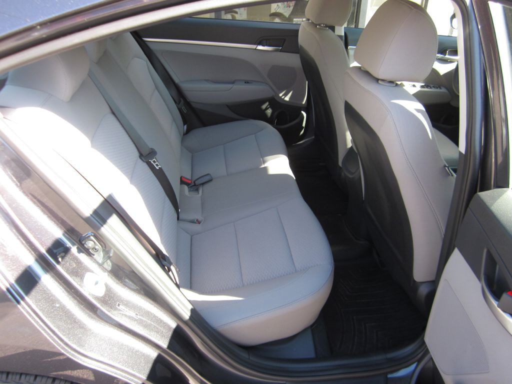 2020 Hyundai Elantra Image 39