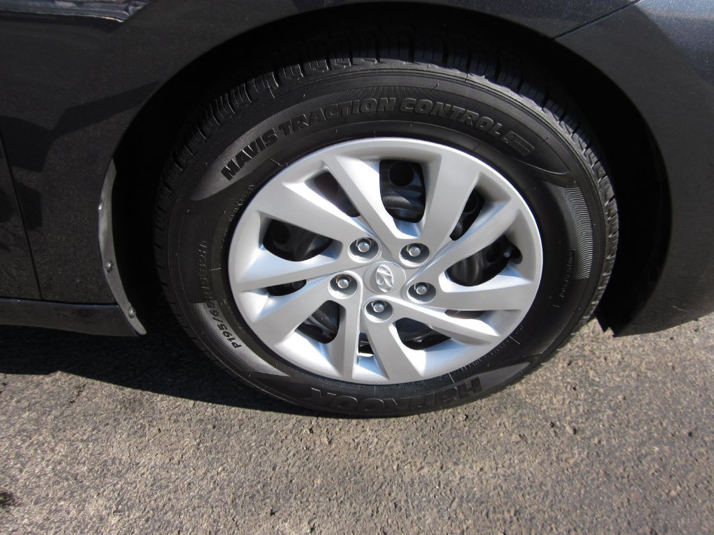 2020 Hyundai Elantra Image 42