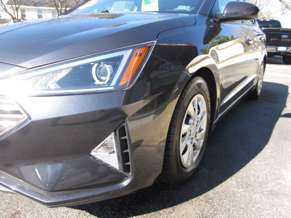 2020 Hyundai Elantra Image 45