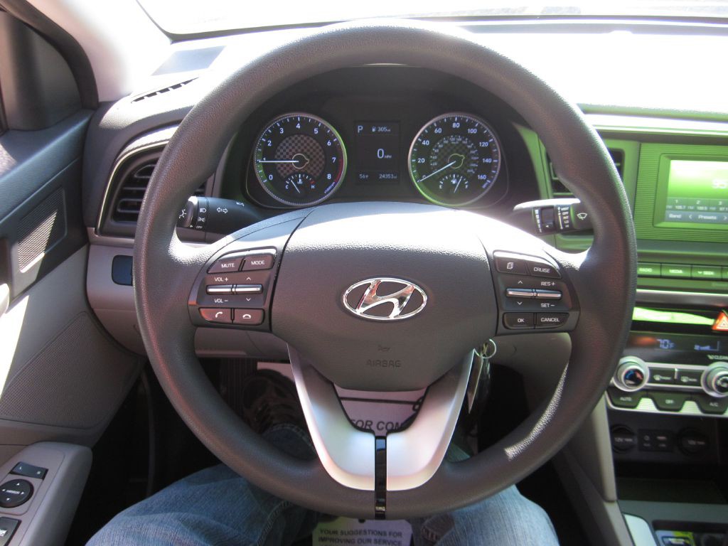 2020 Hyundai Elantra Image 48