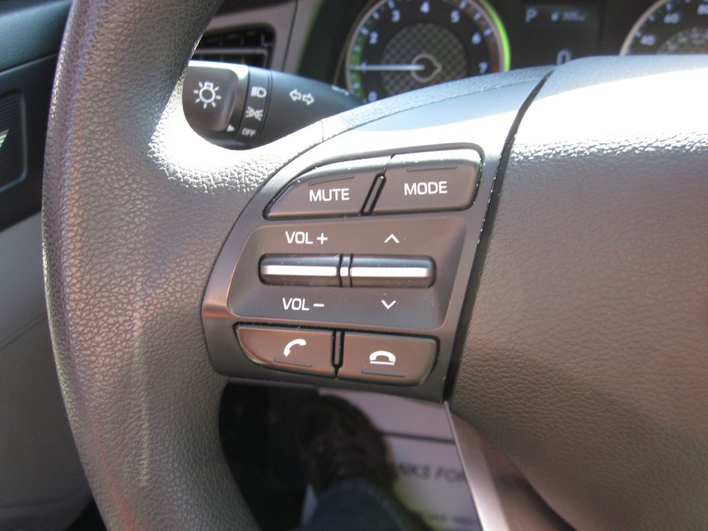2020 Hyundai Elantra Image 51