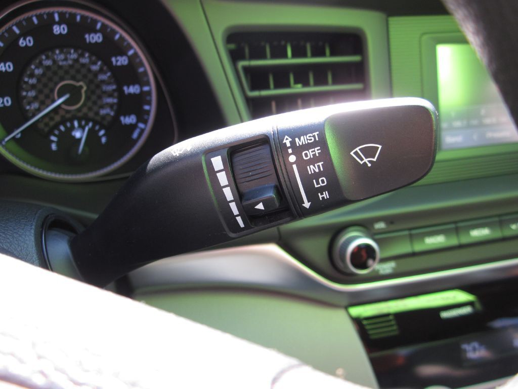 2020 Hyundai Elantra Image 53