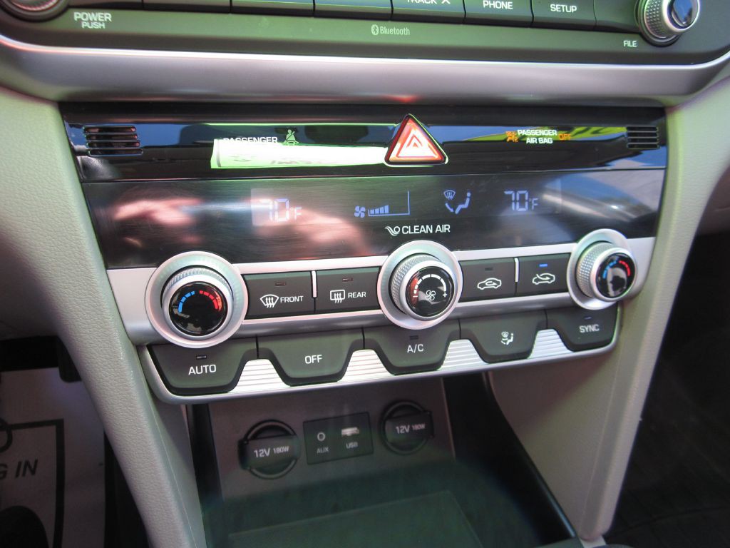 2020 Hyundai Elantra Image 58