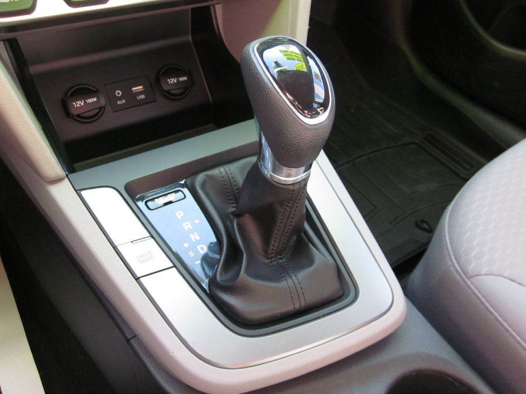 2020 Hyundai Elantra Image 59
